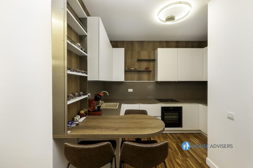 Apartament cu 3 camere, mobilat în Romană