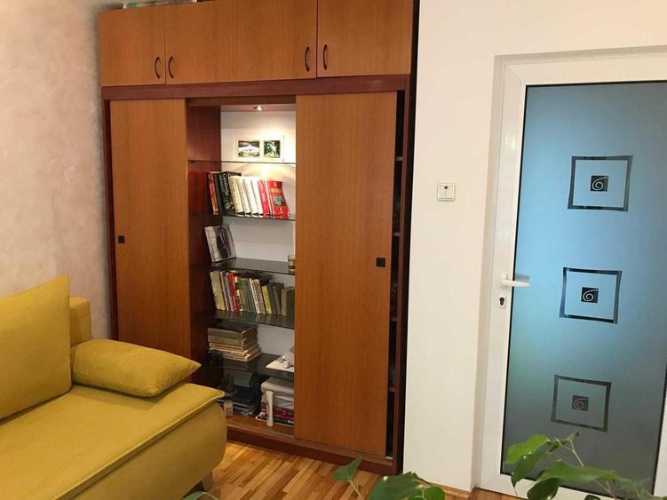 Apartament cu 3 camere decomandat în Aradului