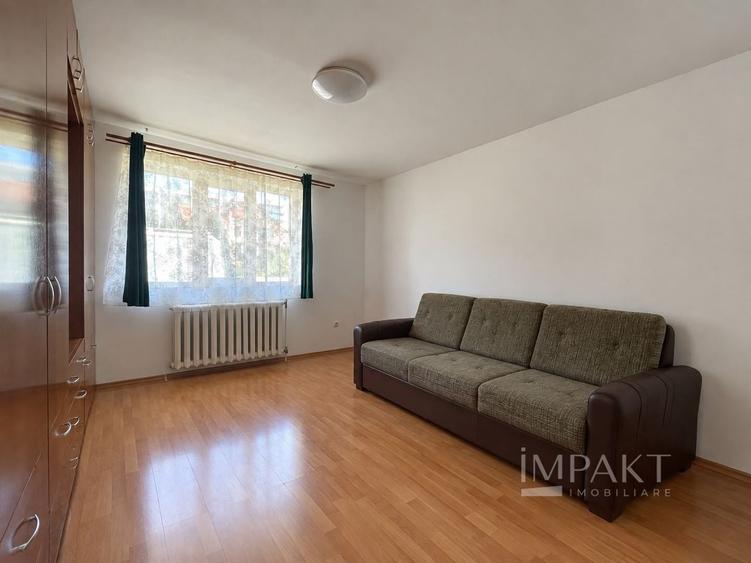 Apartament cu 2 camere semidecomandat, mobilat în Bulgaria