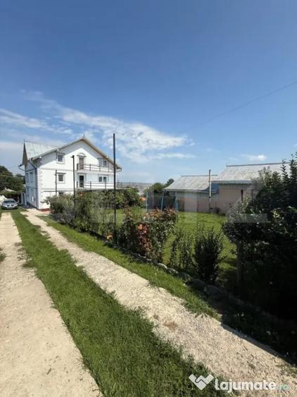 Casă cu 9 camere cu Teren 800 Mp în Central