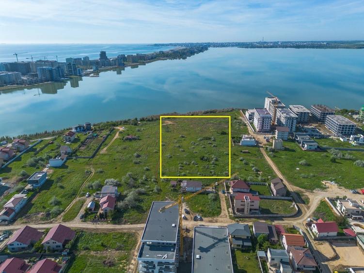 Teren Construcții intravilan de 6453 mp, în Sud