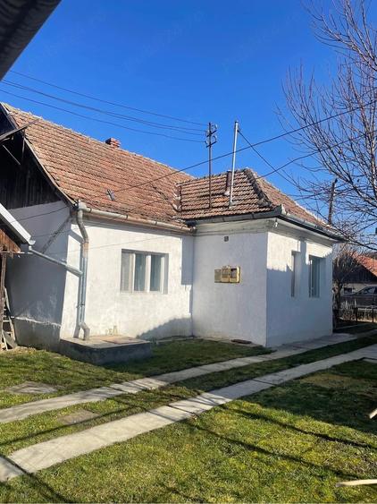 Casă cu 2 camere cu Teren 899 Mp în Central