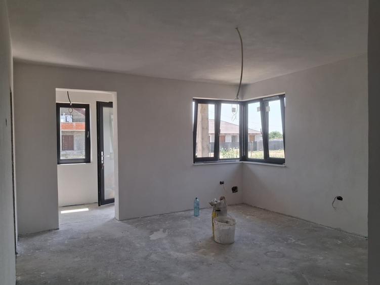 Casă cu 2 camere în Central