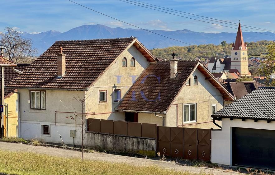 Casă individuală cu 6 camere cu Canalizare în Cisnădie