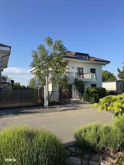 Casă cu 4 camere în Crevedia