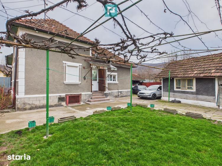 Casă cu 4 camere cu Teren 500 Mp în Căbești