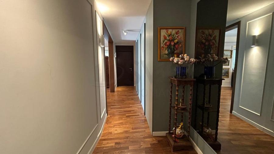 Apartament cu 4 camere decomandat în Iancu Nicolae