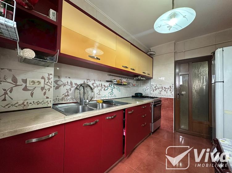 Apartament cu 3 camere decomandat în Centru Civic