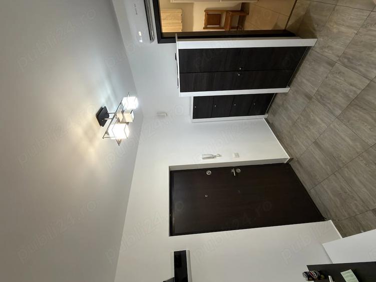 Apartament cu 2 camere semidecomandat în 1 Decembrie