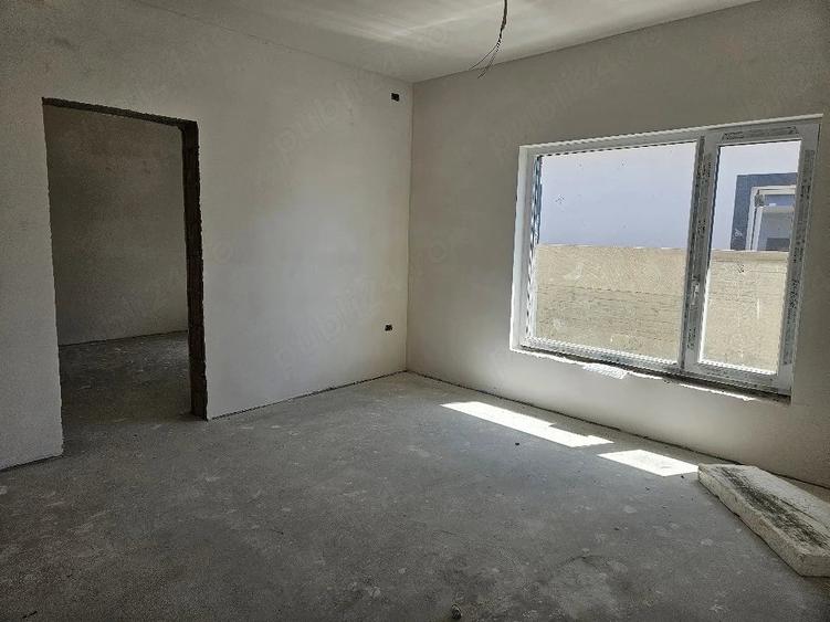 Casă cu 3 camere cu Teren 585 Mp în Moșnița Nouă