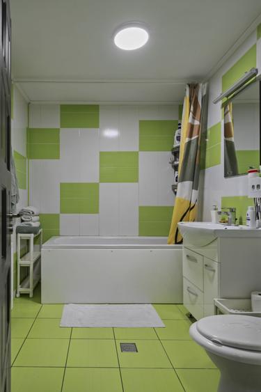 Apartament cu 4 camere decomandat în Ghermănești