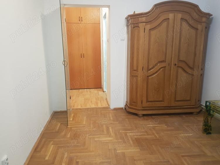 Apartament trei camere decomandat, etaj unu din patru, bloc deosebit, mobilat, doua balcoane inchise - 1