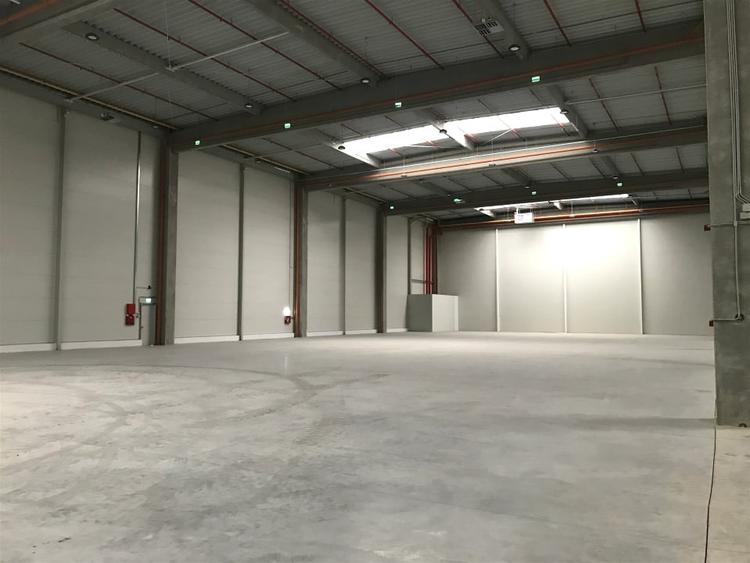 Spațiu industrial, de 1,364 mp, în Exterior Est