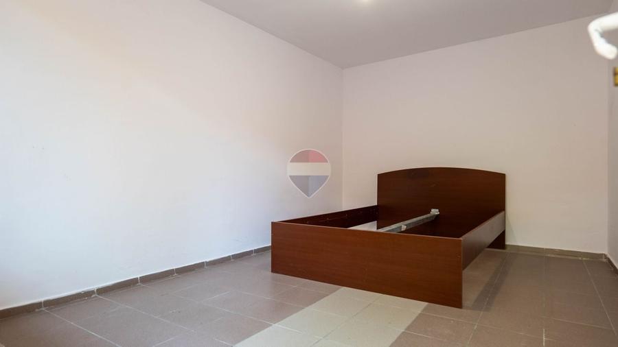 Casă individuală cu 9 camere cu Teren 160 Mp în Chitila