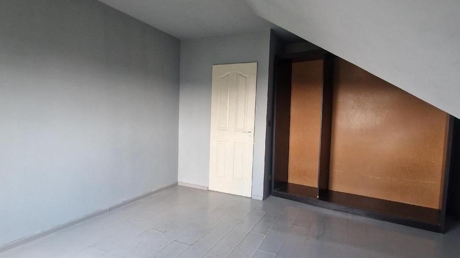Apartament cu 3 camere decomandat în Sud