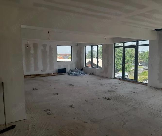 Casă cu Teren 454550 Mp în Corlătești