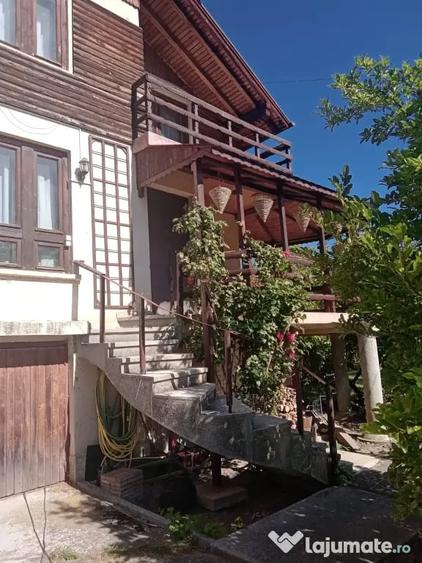 PROPIETAR Casa duplex BRAN arpox 300m util 1300mp teren 2 case la pret de 1 apt - 5