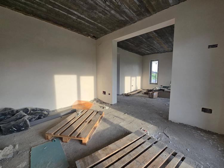 Casă individuală cu 4 camere cu Canalizare în Exterior Nord