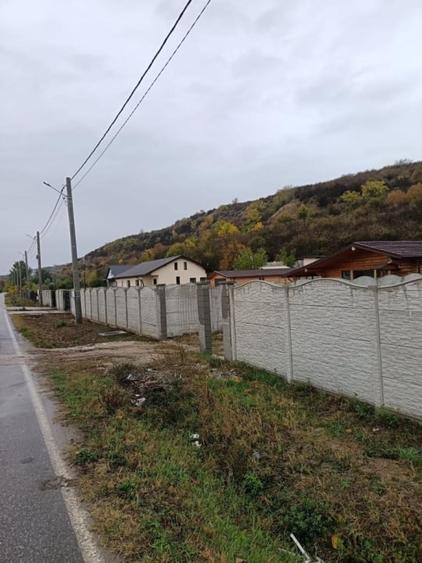 Casă individuală cu 4 camere cu Teren 355 Mp în Podari