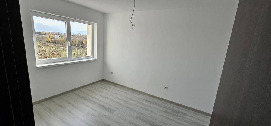 Apartament cu 2 camere semidecomandat în Sânpetru