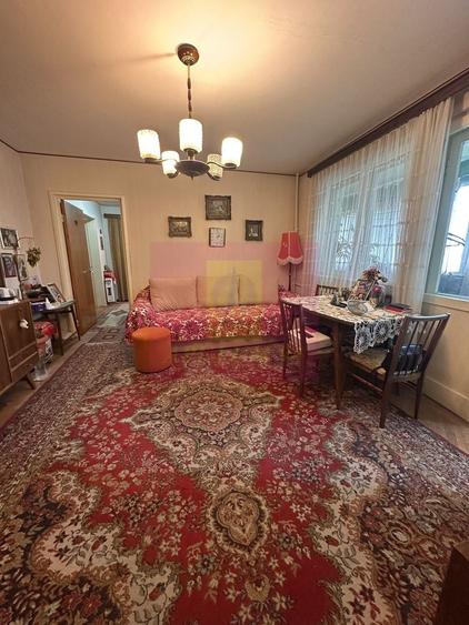 Apartament cu 3 camere semidecomandat în Uverturii