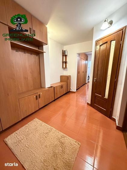 Apartament cu 3 camere decomandat în Nicolina