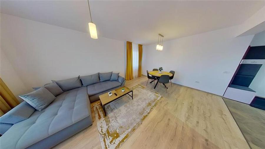 Apartament cu 2 camere decomandat în Tractorul