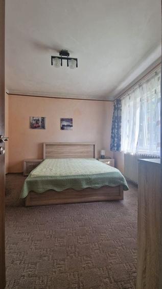 Casă individuală cu 5 camere cu Canalizare în Est
