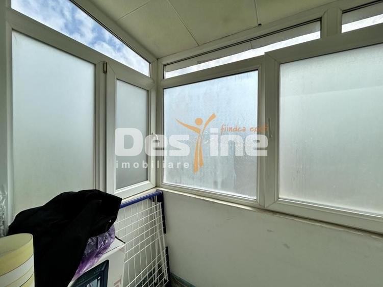 Apartament cu 2 camere semidecomandat, mobilat în Vest