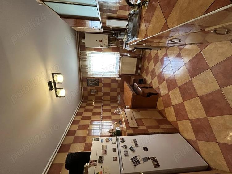 Apartament cu 4 camere decomandat în Central