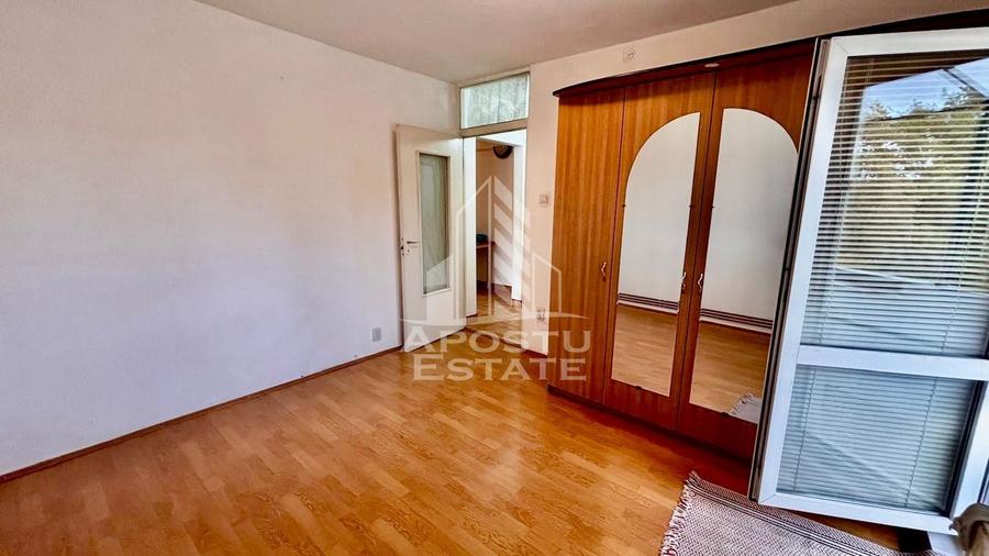 Apartament cu 3 camere decomandat, mobilat în Soarelui