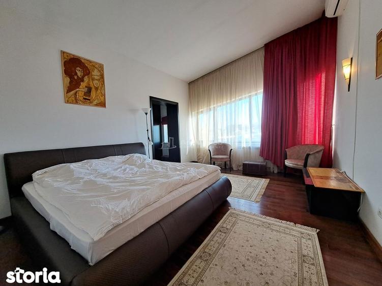 Casă cu 8 camere cu Teren 2500 Mp în Crevedia