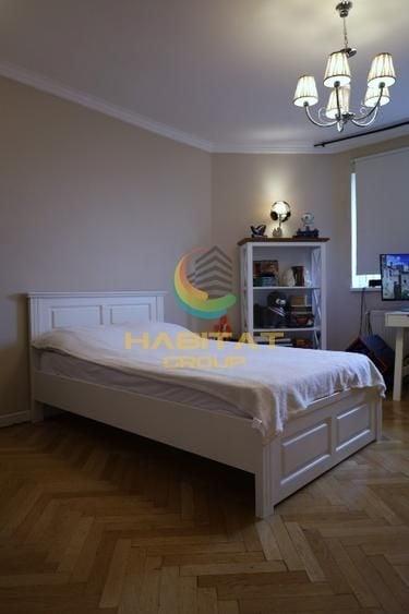 Apartament cu 3 camere semidecomandat, mobilat în Universitate