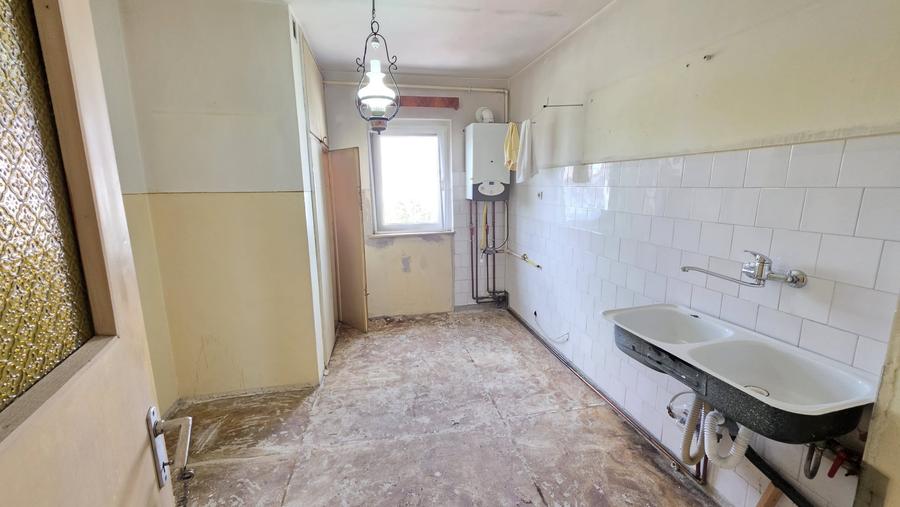 Apartament cu 3 camere 2 bai 2 balcoane si pivnita de vanzare in Strand - 4