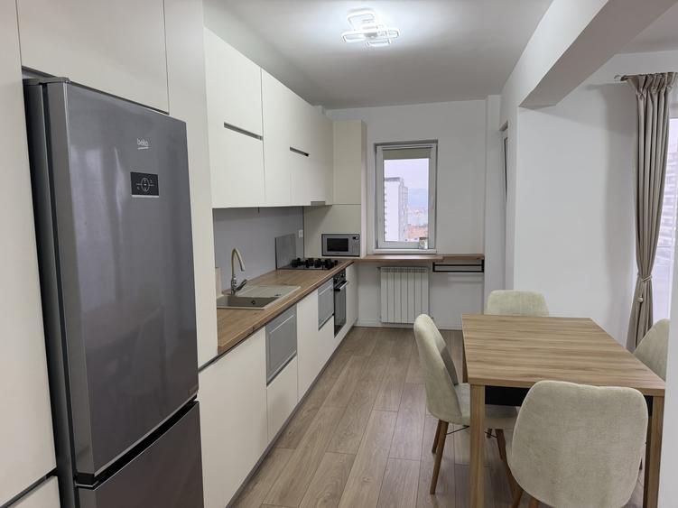 Apartament cu 3 camere decomandat, mobilat în Mihai Viteazul