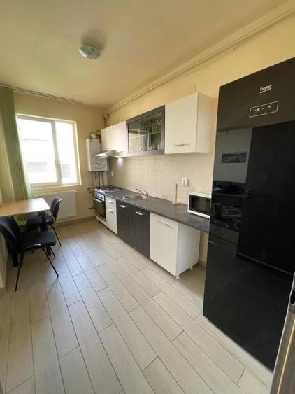 Apartament cu 3 camere decomandat în Ghiroda