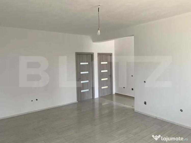 Casă cu 4 camere cu Teren 300 Mp în Preajba