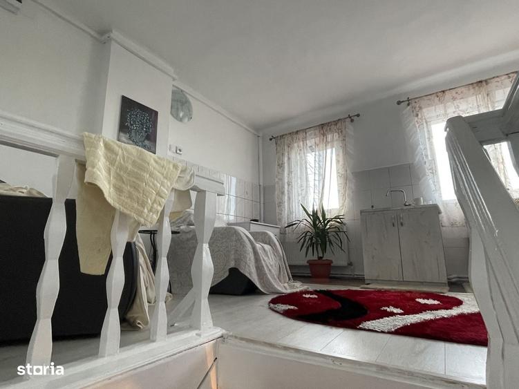 Casă cu 4 camere în Cârlig