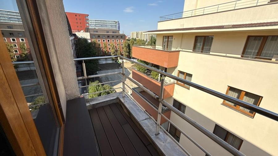 Apartament cu 3 camere semidecomandat, mobilat în Herăstrău