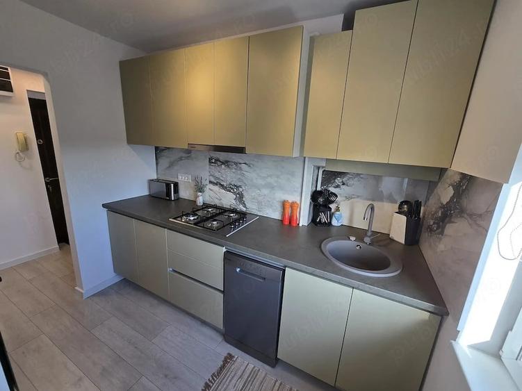 Apartament cu 3 camere decomandat în Bălcescu