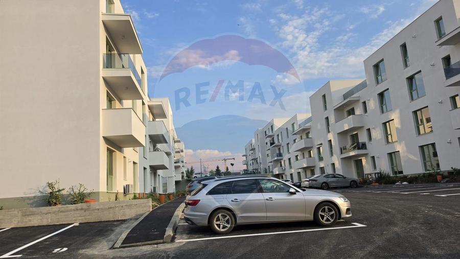 Apartament cu 2 camere decomandat în Tunari