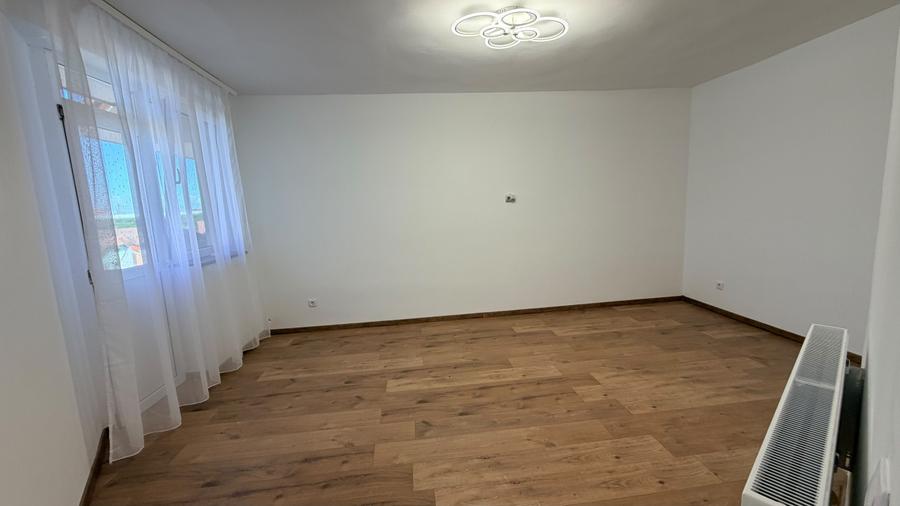 Apartament cu 2 camere decomandat în Turnișor