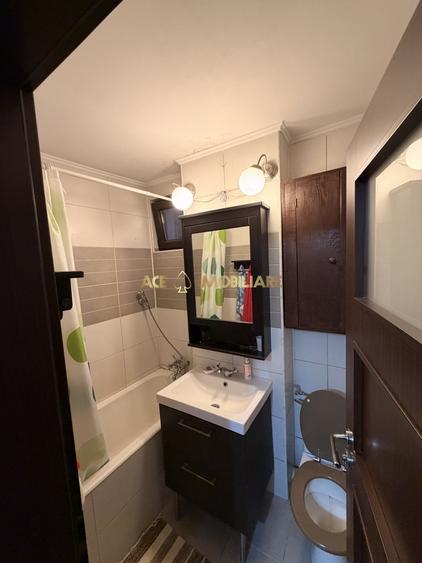 Apartament cu 3 camere decomandat, mobilat în Tei