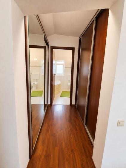 Duplex cu 5 camere cu Canalizare în Giulești Sârbi