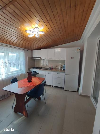 Casă cu 3 camere decomandat cu Teren 180 Mp în Viile Noi