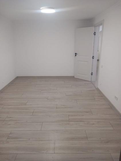 Apartament cu 3 camere decomandat în Gară