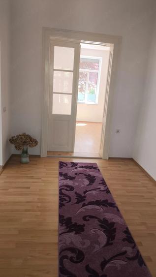 Casă cu 6 camere cu Teren 1892 Mp în Central