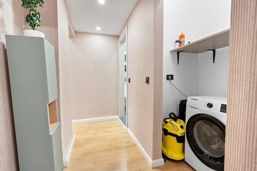 Apartament cu 5 camere decomandat, mobilat în Magheru