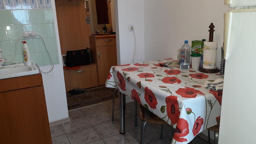 Apartament cu 2 camere semidecomandat în Confecții