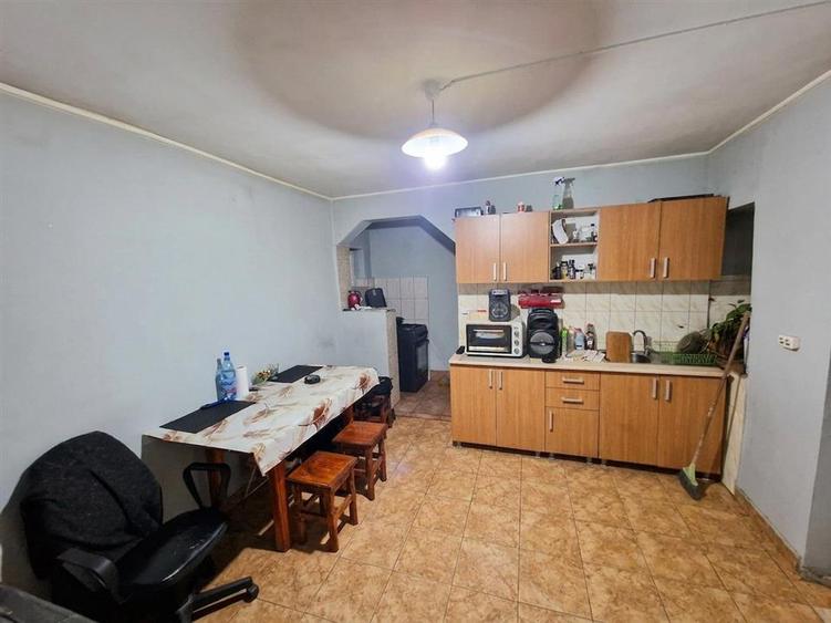 Casă cu 3 camere cu Teren 750 Mp în Bicaci